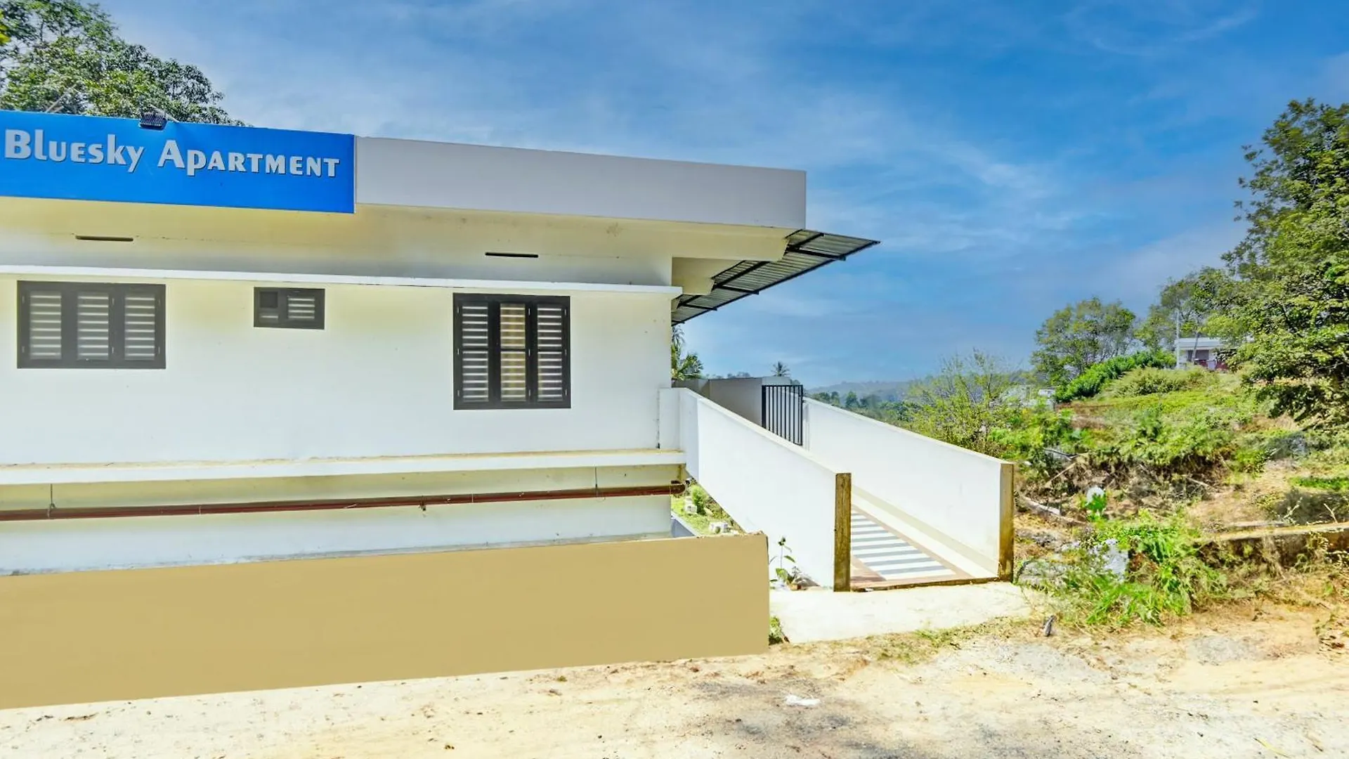 Hotel O Blue Sky Apartment Sultan Bathery