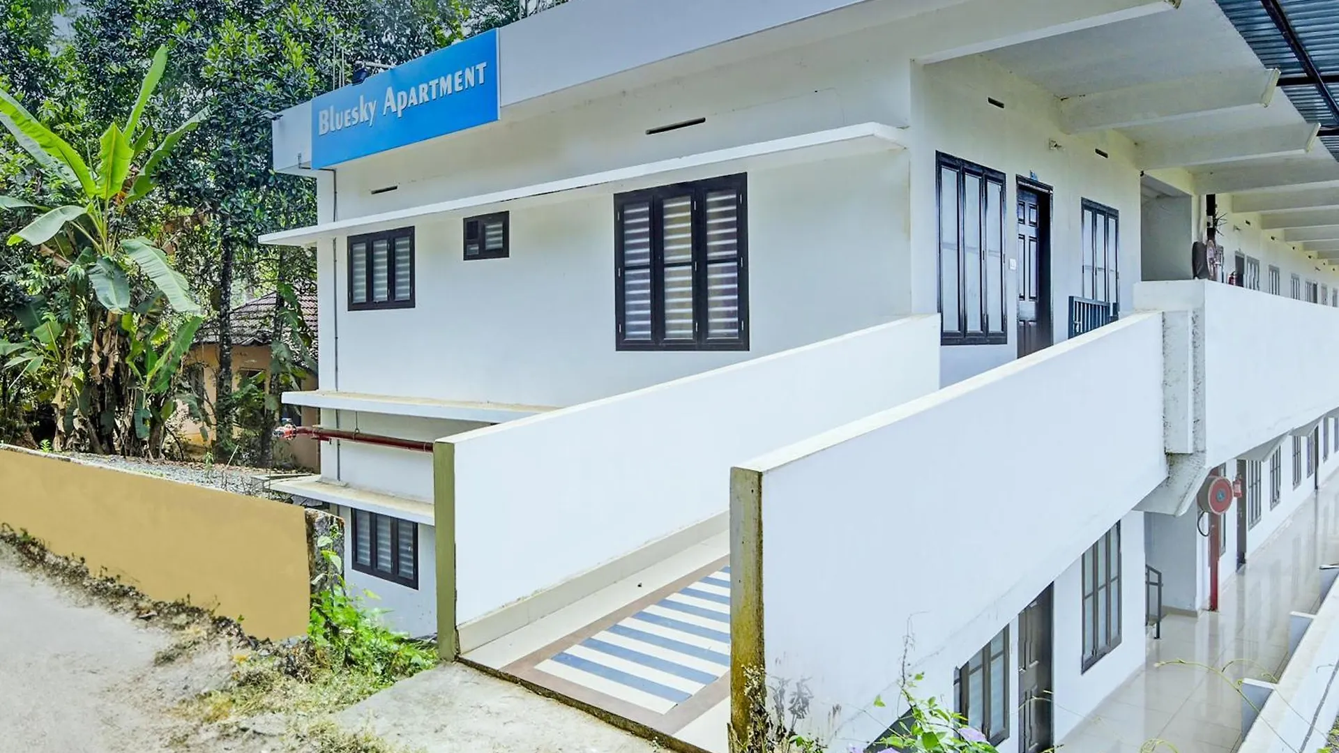 Hotel O Blue Sky Apartment Sultan Bathery